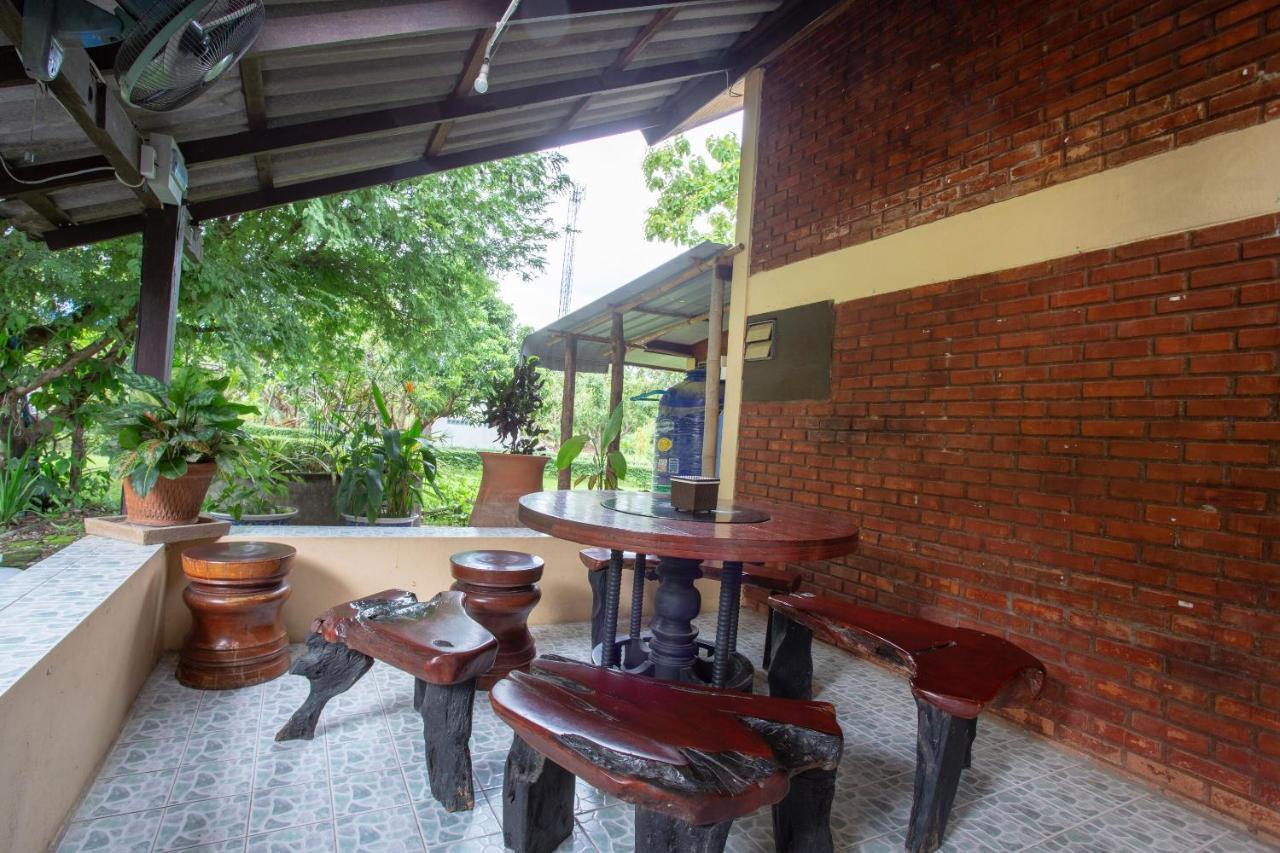Oyo 909 Guiding Star Resort Chiang Mai Exterior foto