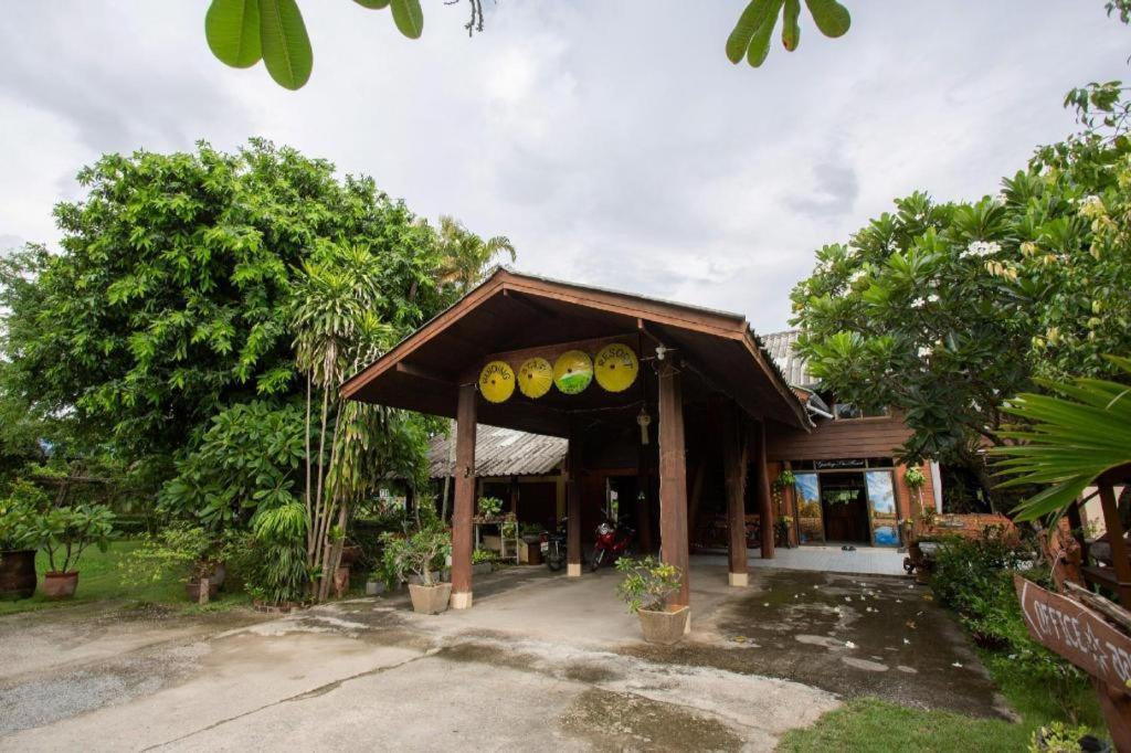 Oyo 909 Guiding Star Resort Chiang Mai Exterior foto